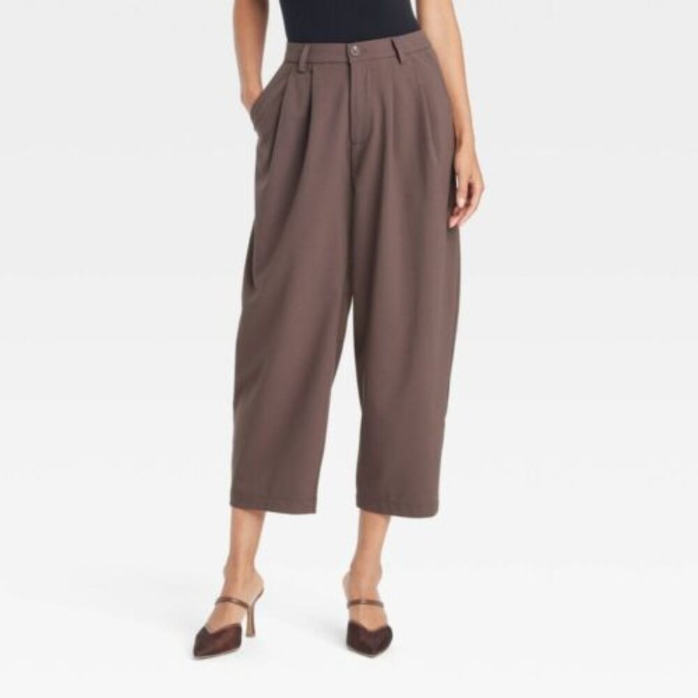 a new day Cropped Pleated Wide-Leg Pants in Taupe
